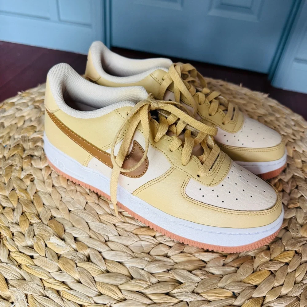 Nike Women’s Neutral Low-Top Sneakers in Cream and Brown